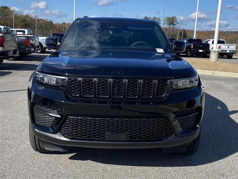 new 2025 Jeep Grand Cherokee car, priced at $38,425