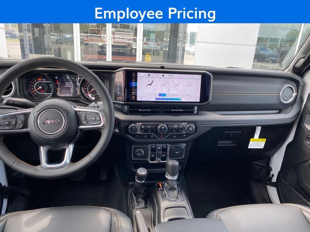 new 2025 Jeep Wrangler car, priced at $47,520