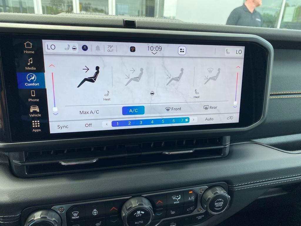 new 2025 Jeep Wrangler car, priced at $46,520