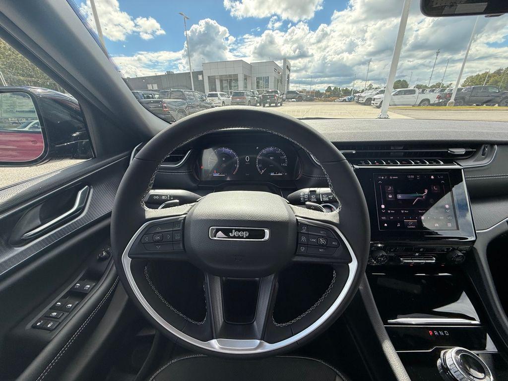 new 2025 Jeep Grand Cherokee car, priced at $32,625