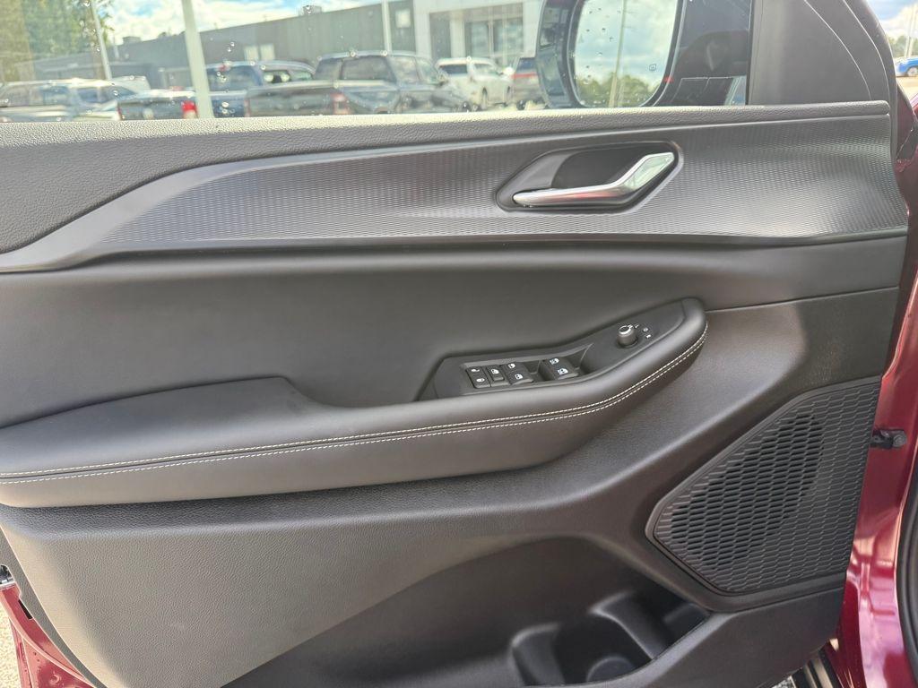 new 2025 Jeep Grand Cherokee car, priced at $32,625