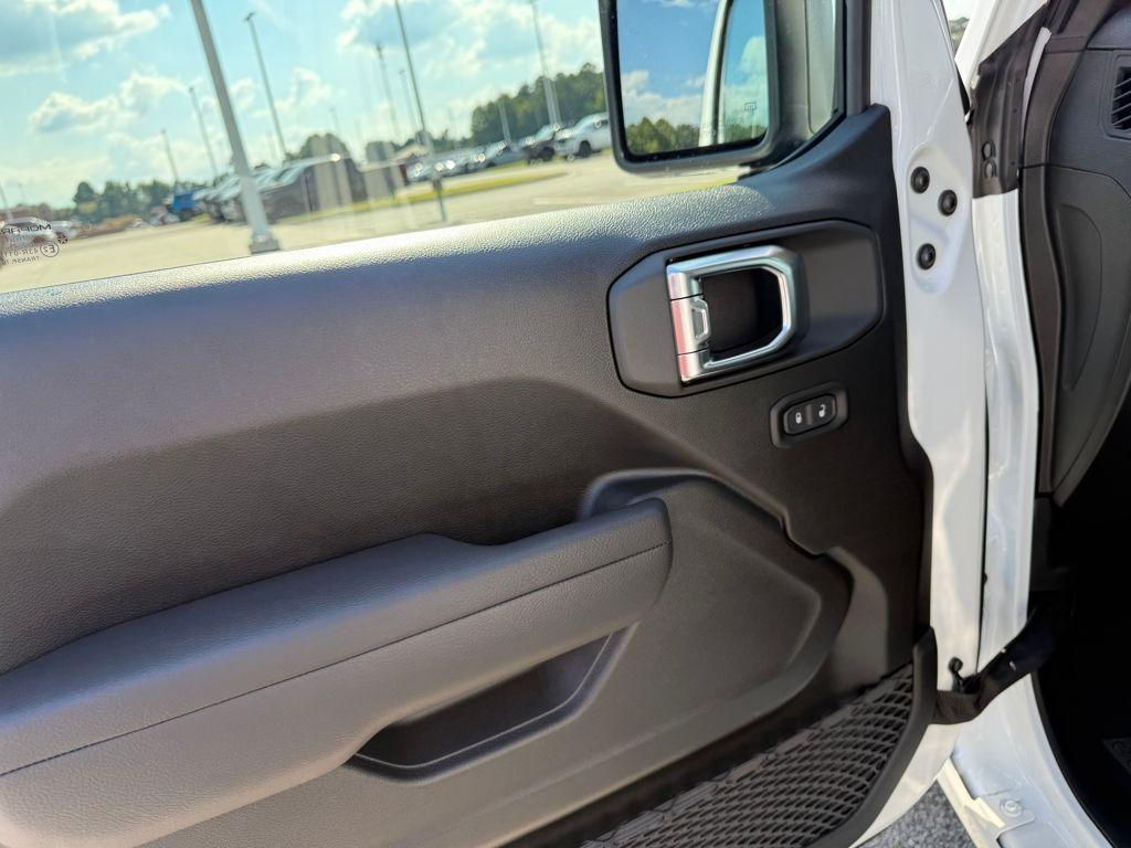 new 2025 Jeep Wrangler car, priced at $44,440