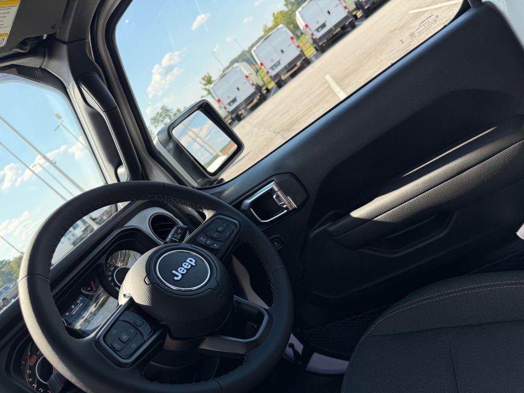 new 2025 Jeep Wrangler car, priced at $44,440