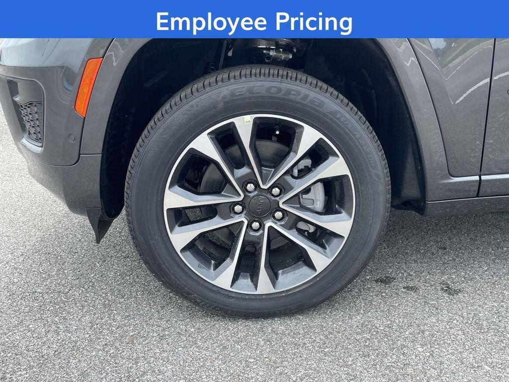 new 2025 Jeep Grand Cherokee L car, priced at $56,120