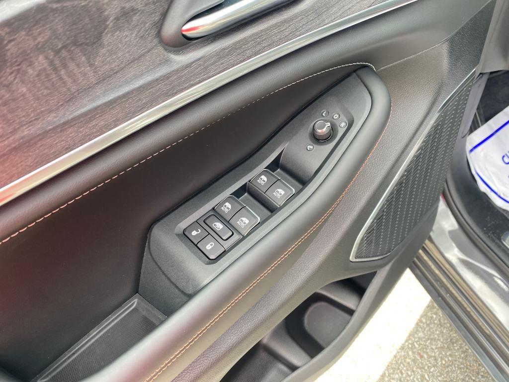 new 2025 Jeep Grand Cherokee L car, priced at $52,370