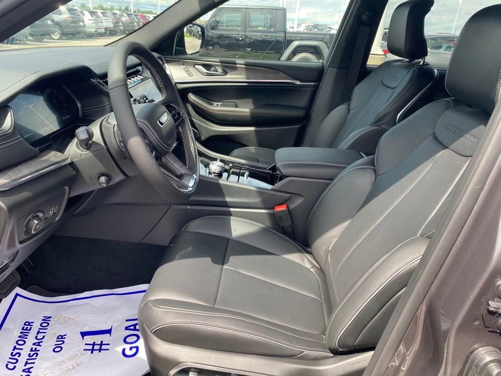 new 2025 Jeep Grand Cherokee L car, priced at $52,370