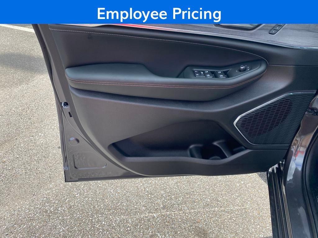 new 2025 Jeep Grand Cherokee L car, priced at $54,870