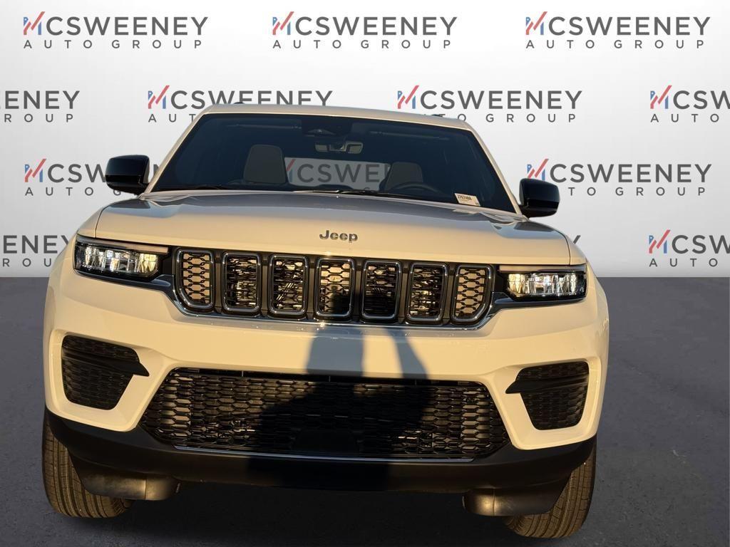 new 2025 Jeep Grand Cherokee car, priced at $33,780