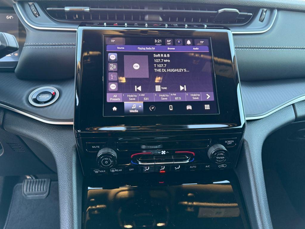 new 2025 Jeep Grand Cherokee car, priced at $33,780