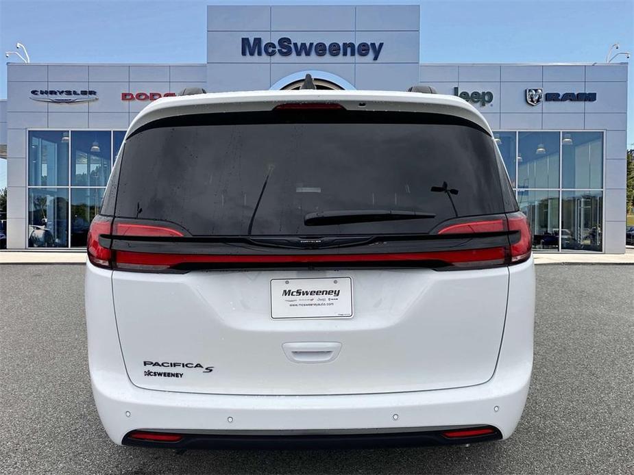 new 2024 Chrysler Pacifica car, priced at $38,821