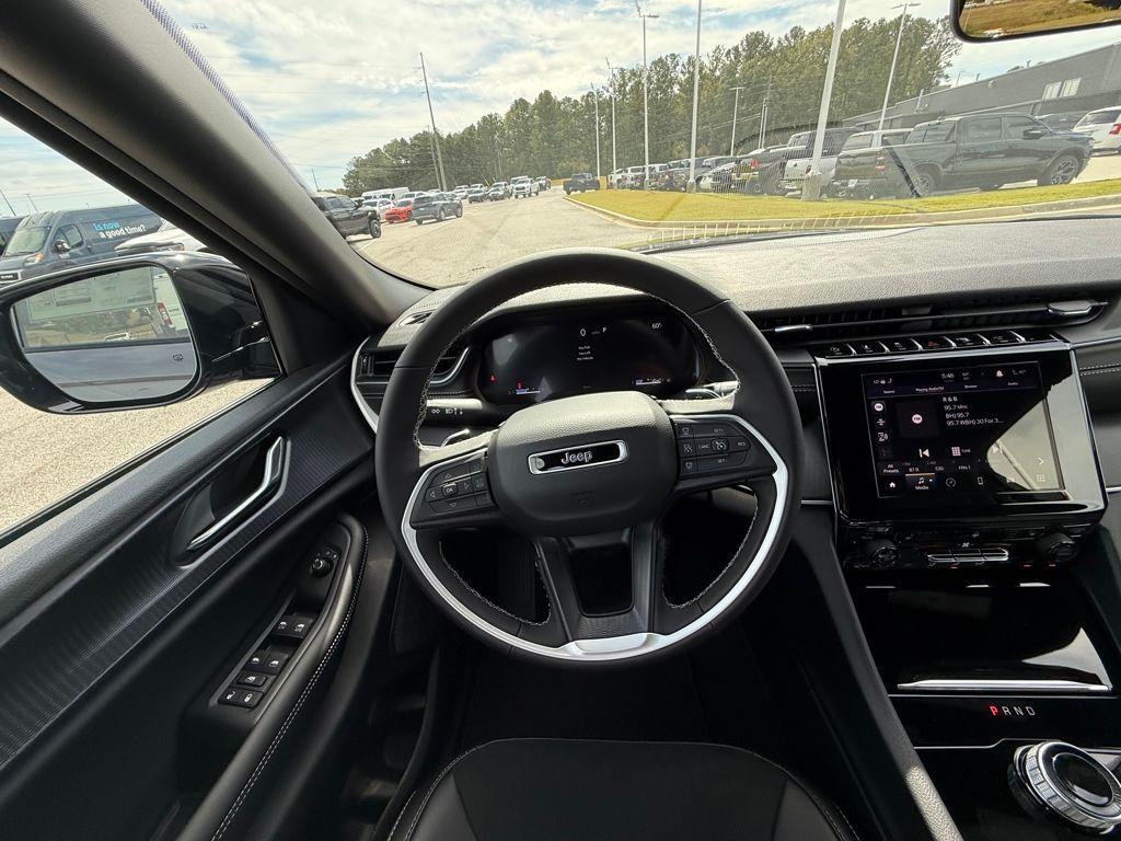 new 2025 Jeep Grand Cherokee car, priced at $34,480