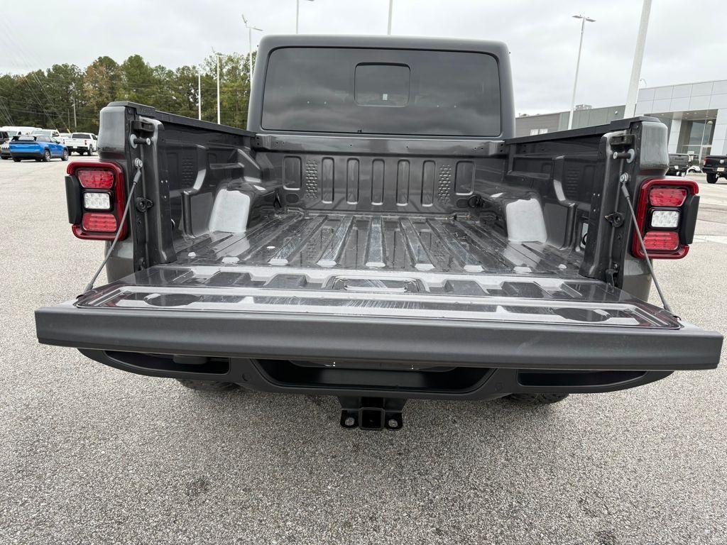 used 2021 Jeep Gladiator car, priced at $31,400