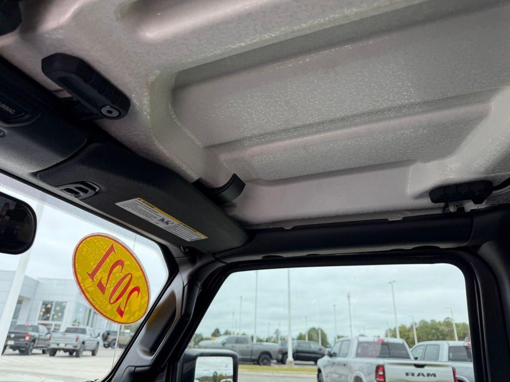 used 2021 Jeep Gladiator car, priced at $31,400