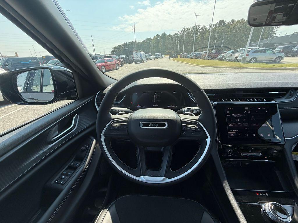 new 2025 Jeep Grand Cherokee car, priced at $34,905