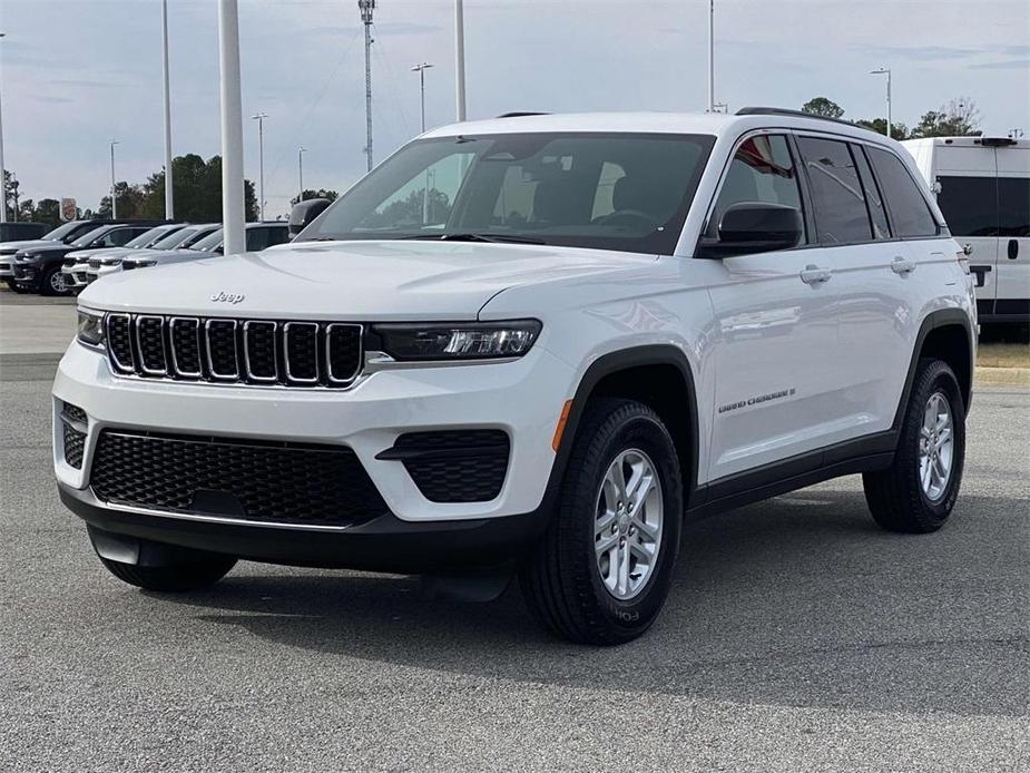 new 2025 Jeep Grand Cherokee car, priced at $30,875