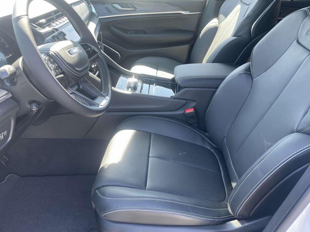 new 2025 Jeep Grand Cherokee car, priced at $50,256