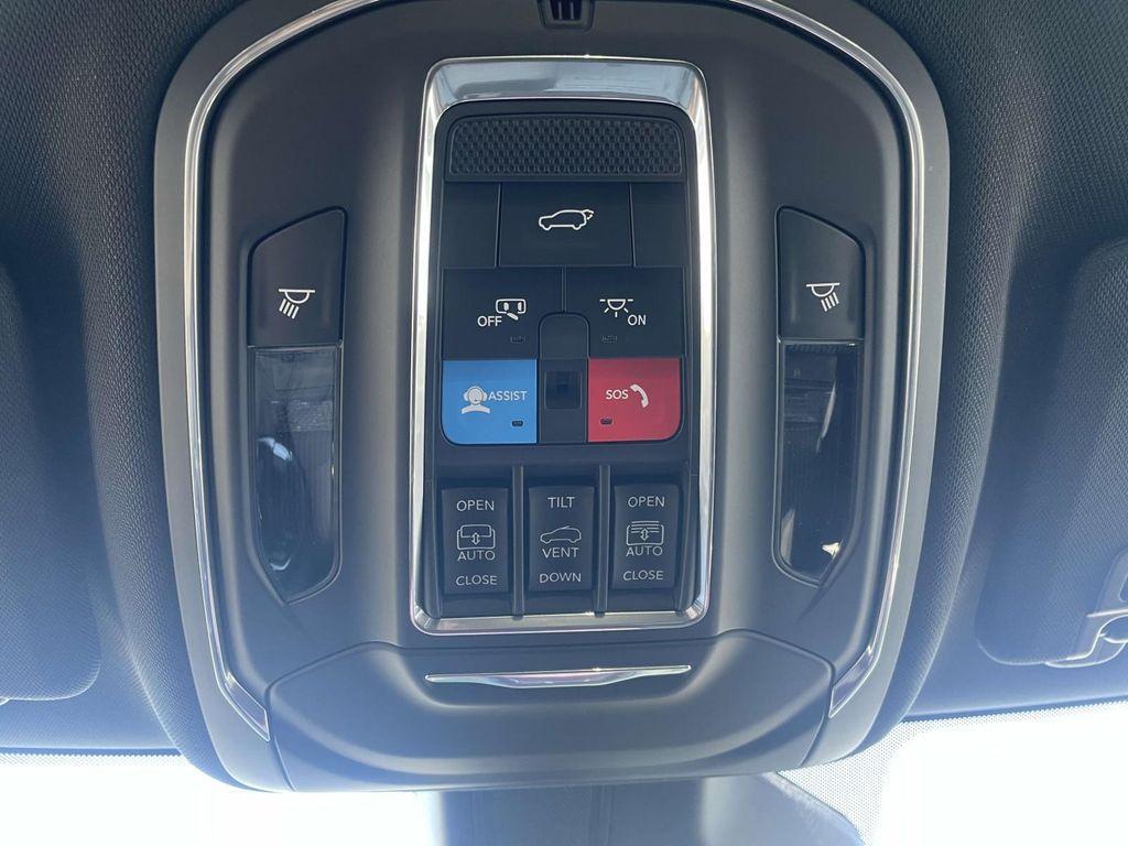 new 2025 Jeep Grand Cherokee car, priced at $50,256