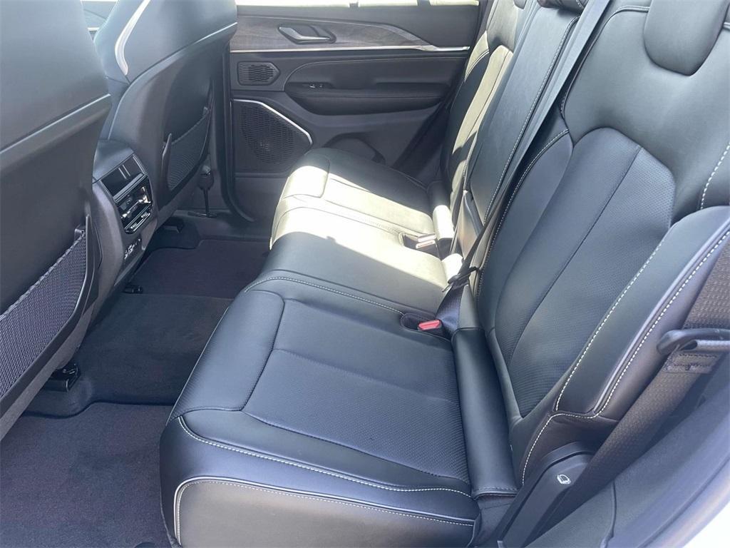 new 2025 Jeep Grand Cherokee car, priced at $52,775