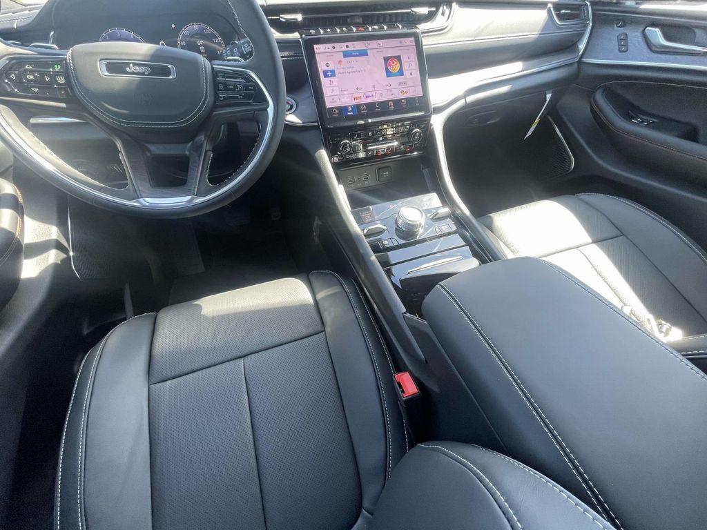 new 2025 Jeep Grand Cherokee car, priced at $50,256