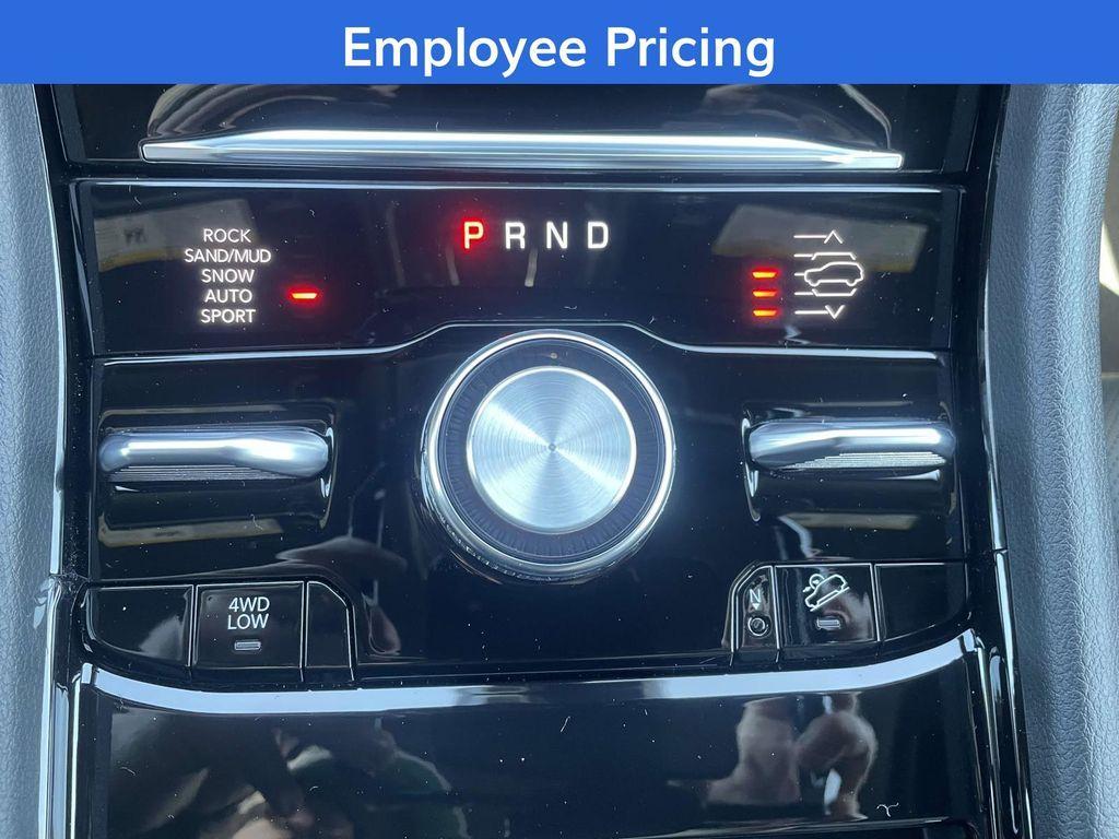 new 2025 Jeep Grand Cherokee car, priced at $53,275