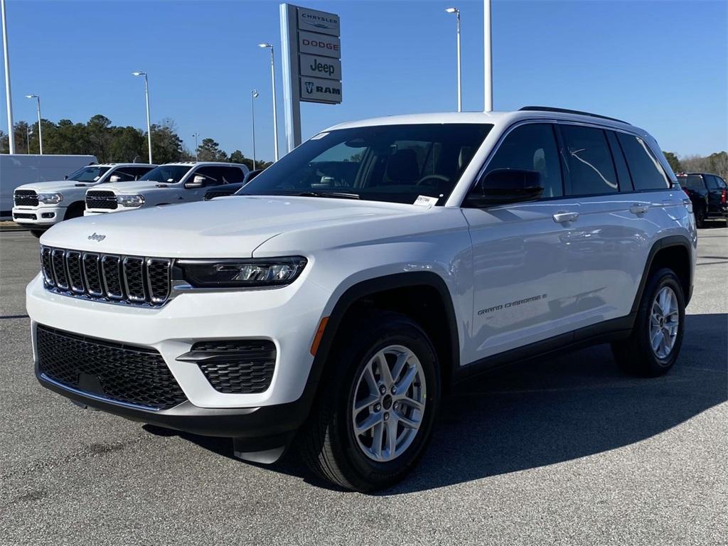 new 2025 Jeep Grand Cherokee car, priced at $31,875