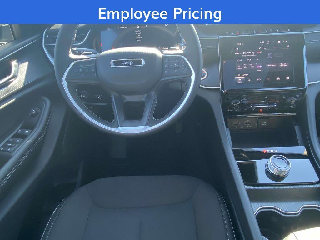 new 2025 Jeep Grand Cherokee car, priced at $29,625