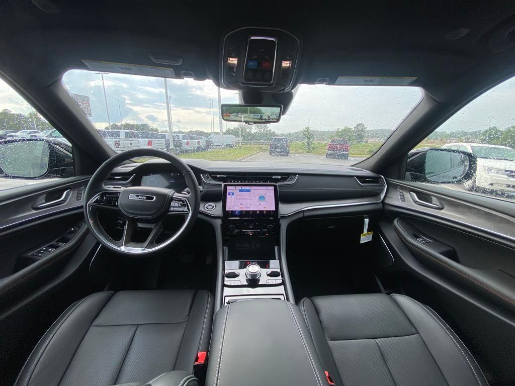 new 2025 Jeep Grand Cherokee car, priced at $48,370