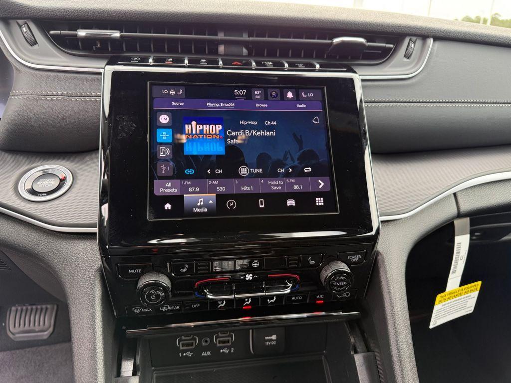 new 2025 Jeep Grand Cherokee car, priced at $34,125