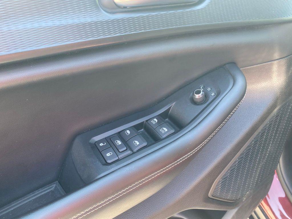 used 2023 Jeep Grand Cherokee L car, priced at $28,685