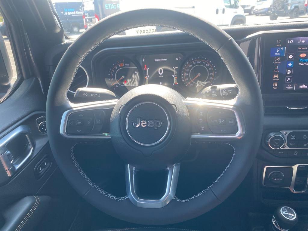 new 2025 Jeep Wrangler car, priced at $52,610