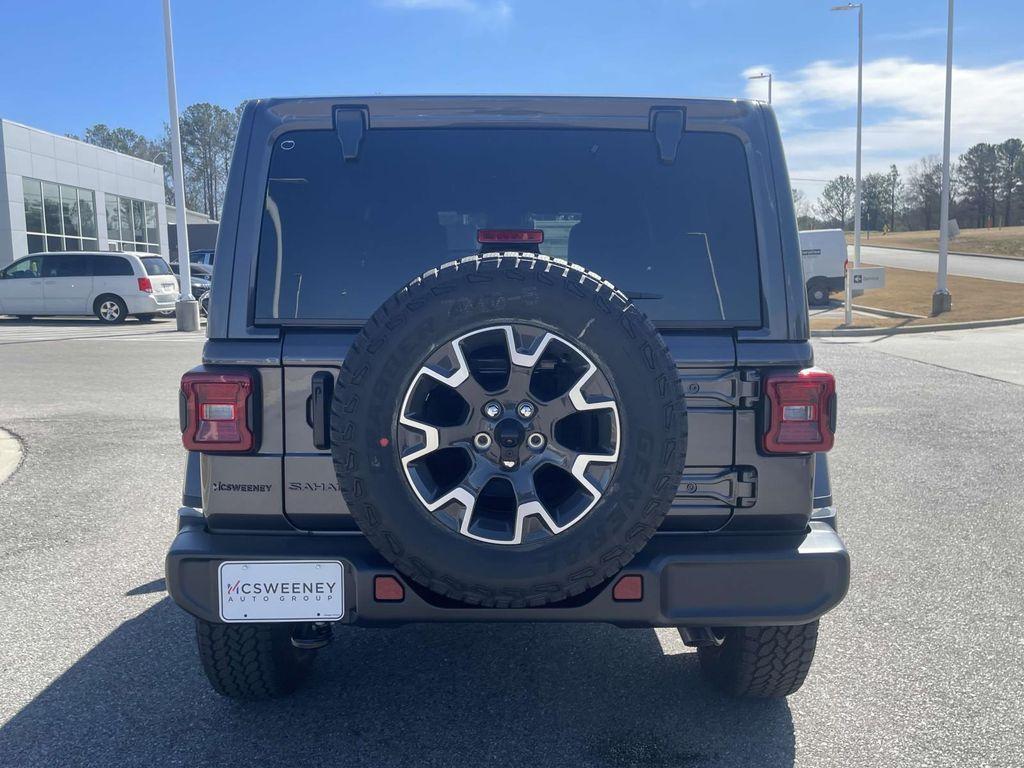new 2025 Jeep Wrangler car, priced at $51,717