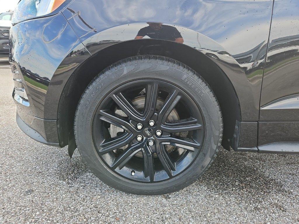 used 2022 Ford Edge car, priced at $27,000