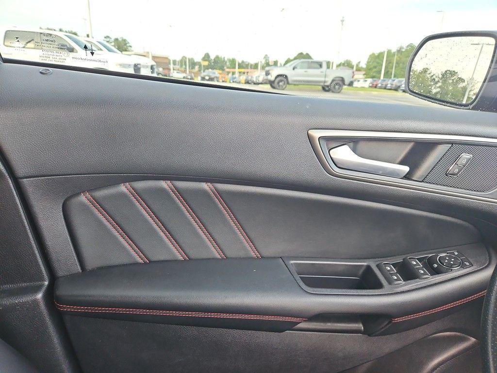 used 2022 Ford Edge car, priced at $27,000