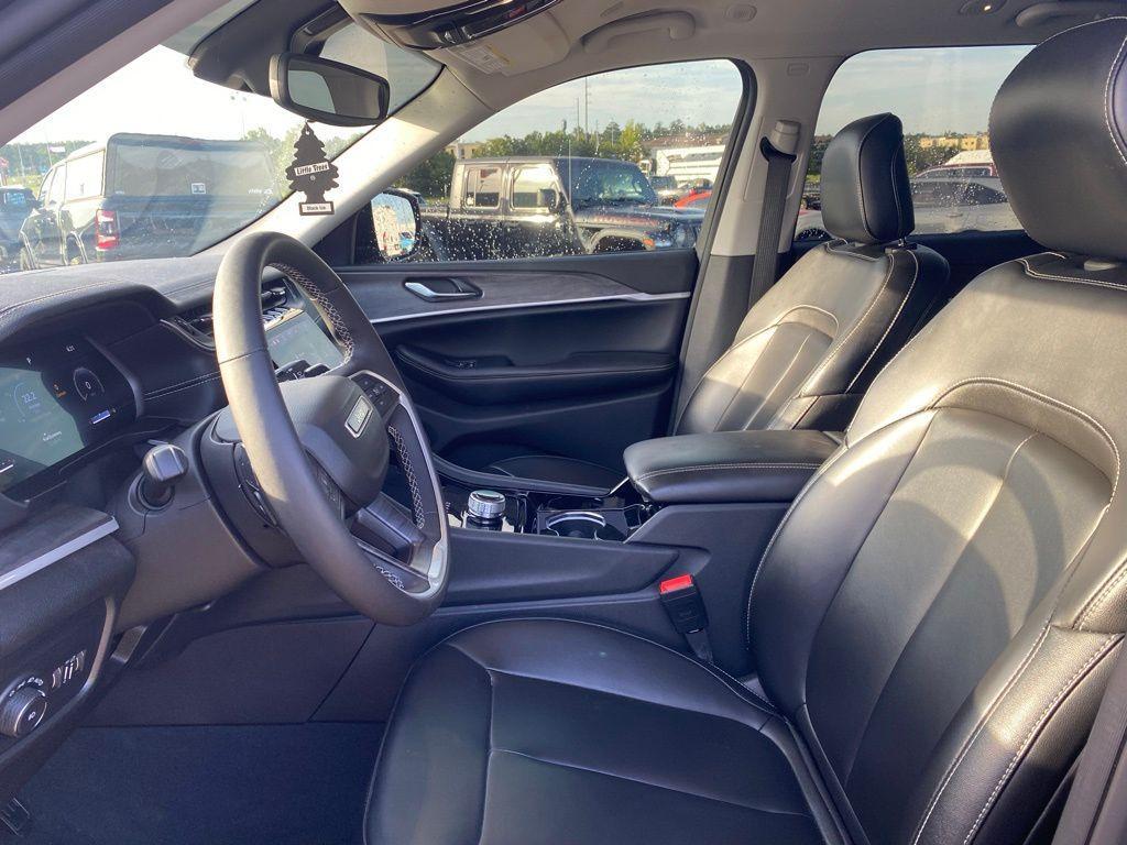 used 2023 Jeep Grand Cherokee car, priced at $29,222