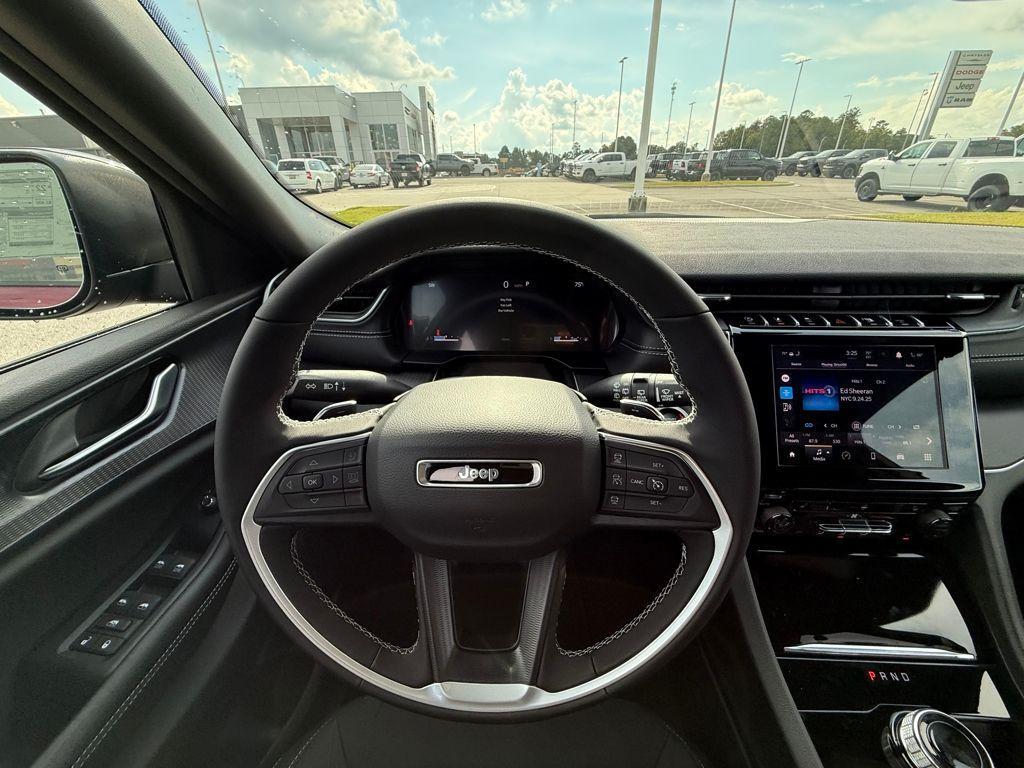 new 2025 Jeep Grand Cherokee car, priced at $31,920
