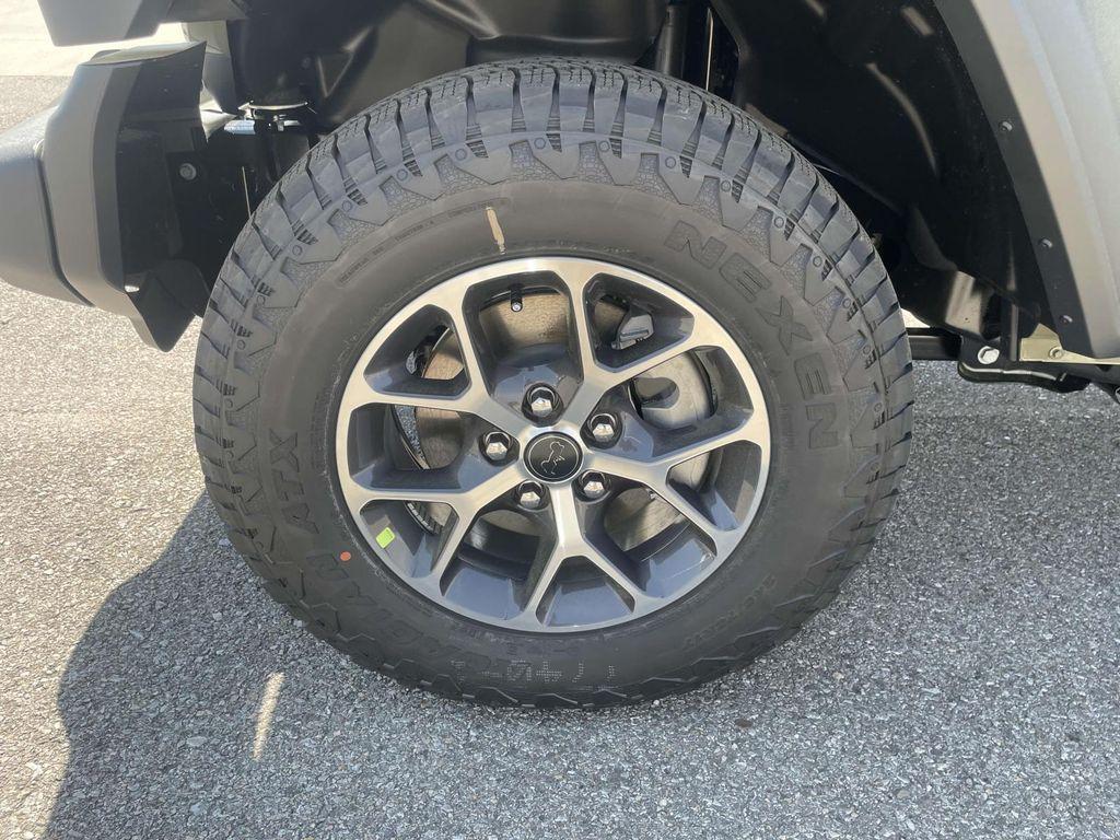 new 2025 Jeep Wrangler car, priced at $47,940