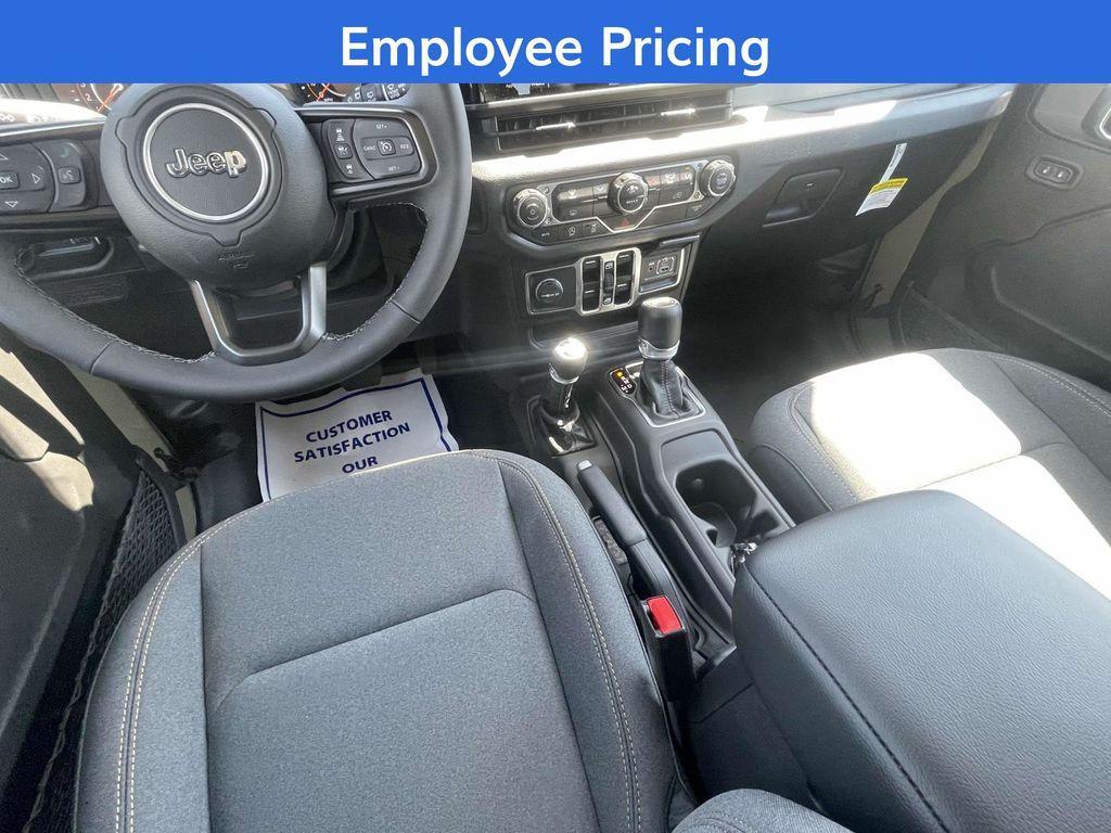 new 2025 Jeep Wrangler car, priced at $44,690