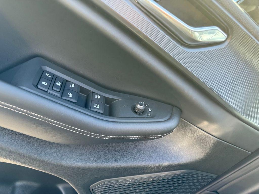 new 2025 Jeep Grand Cherokee car, priced at $33,625