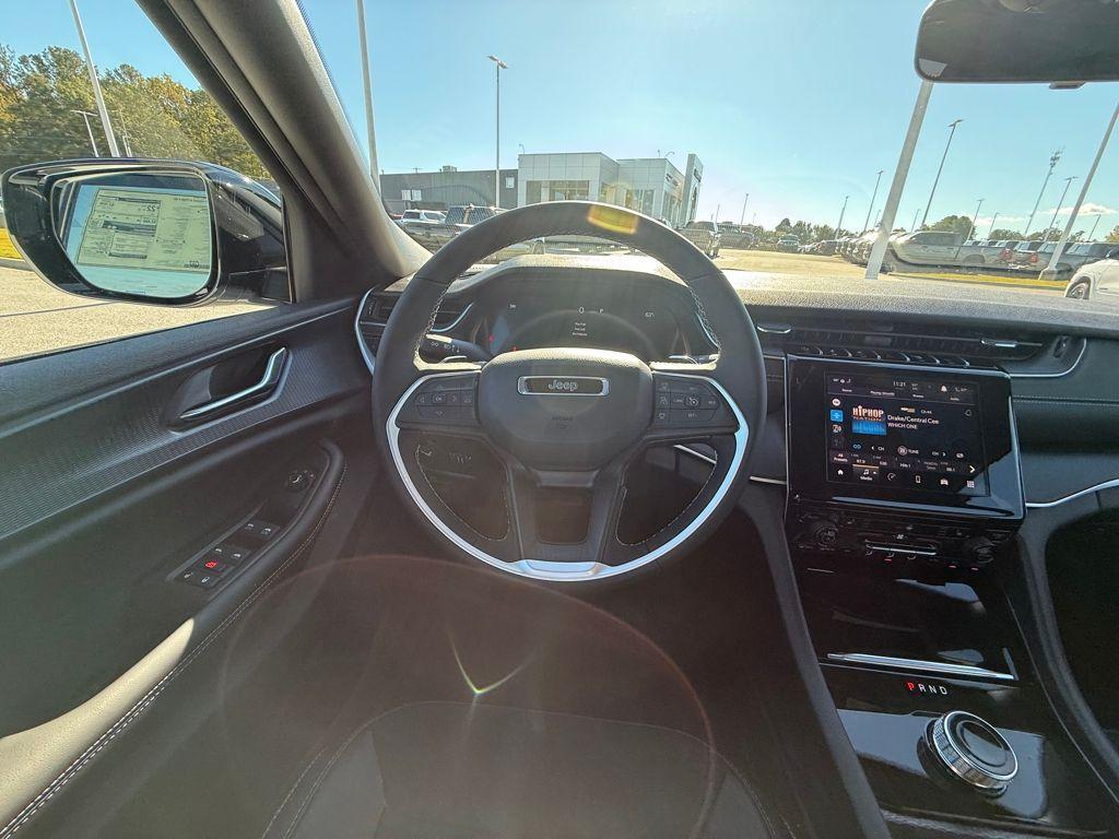 new 2025 Jeep Grand Cherokee car, priced at $32,030