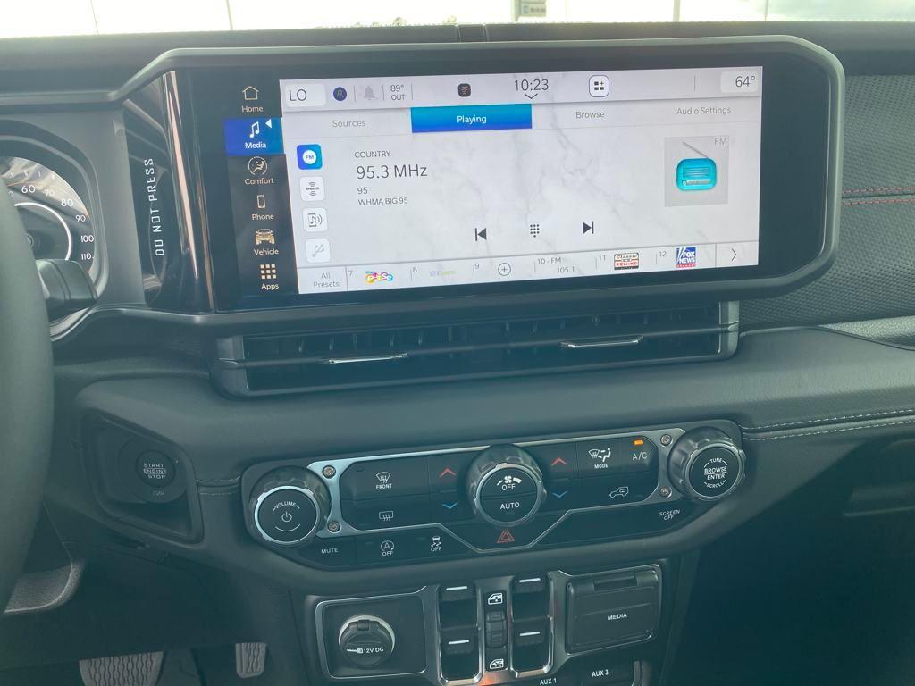 new 2025 Jeep Wrangler car, priced at $52,705
