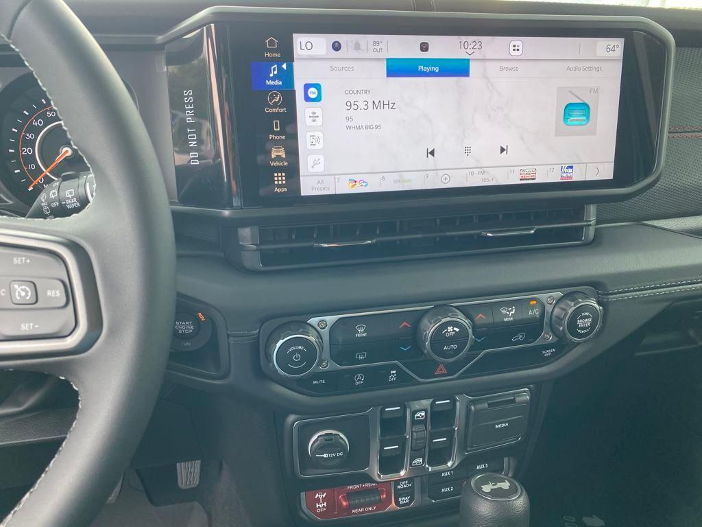 new 2025 Jeep Wrangler car, priced at $52,705