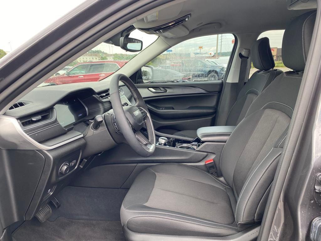 new 2023 Jeep Grand Cherokee L car, priced at $37,683