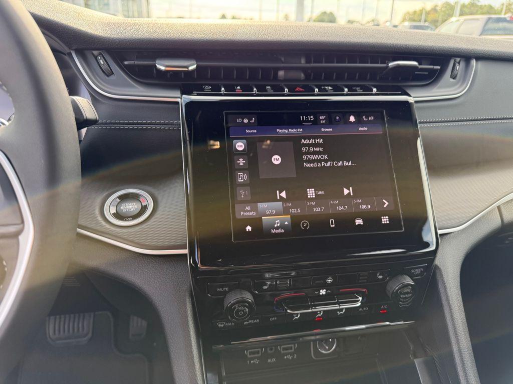 new 2025 Jeep Grand Cherokee car, priced at $34,125