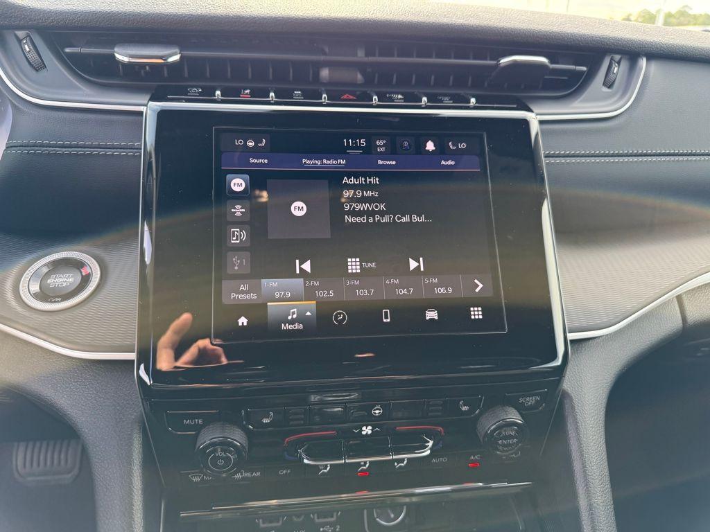 new 2025 Jeep Grand Cherokee car, priced at $34,125