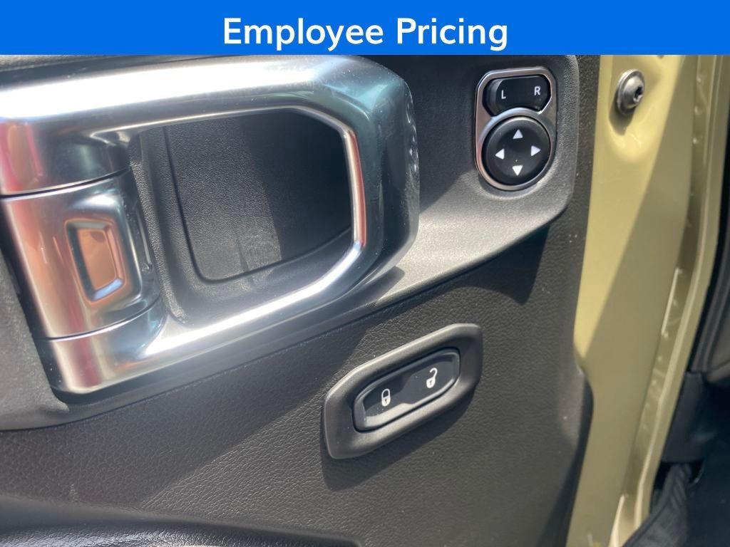 new 2025 Jeep Gladiator car, priced at $48,845