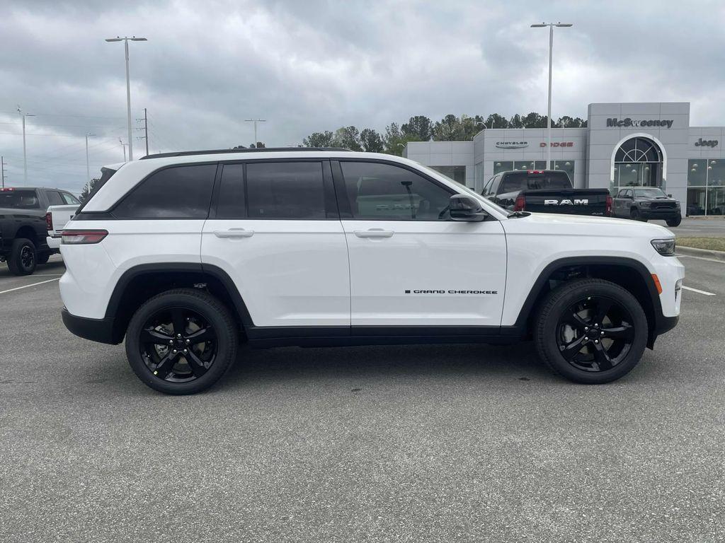 new 2025 Jeep Grand Cherokee car, priced at $42,640