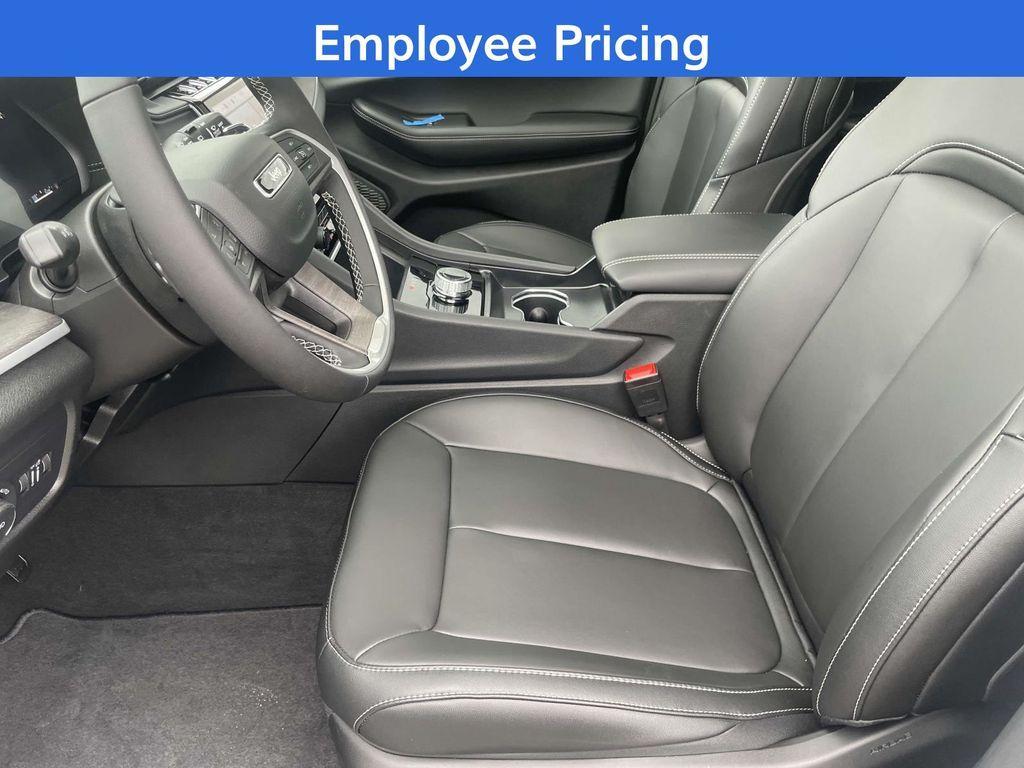 new 2025 Jeep Grand Cherokee car, priced at $36,026