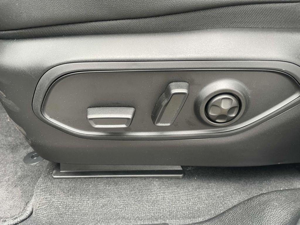 new 2025 Jeep Grand Cherokee car, priced at $42,640