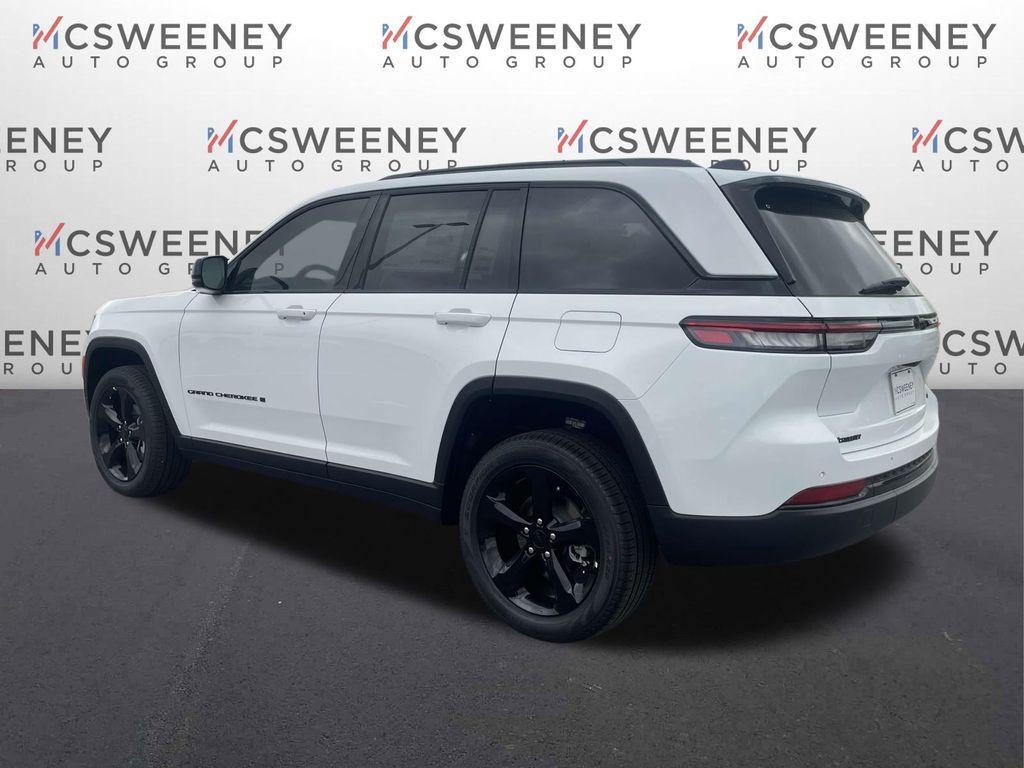 new 2025 Jeep Grand Cherokee car, priced at $39,140