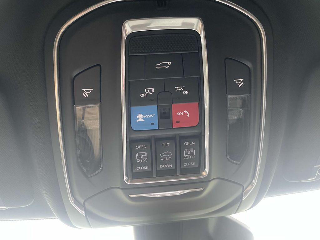 new 2025 Jeep Grand Cherokee car, priced at $42,640